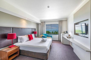 'Top Horizons' Resort style Stay with Pool & Ocean Views